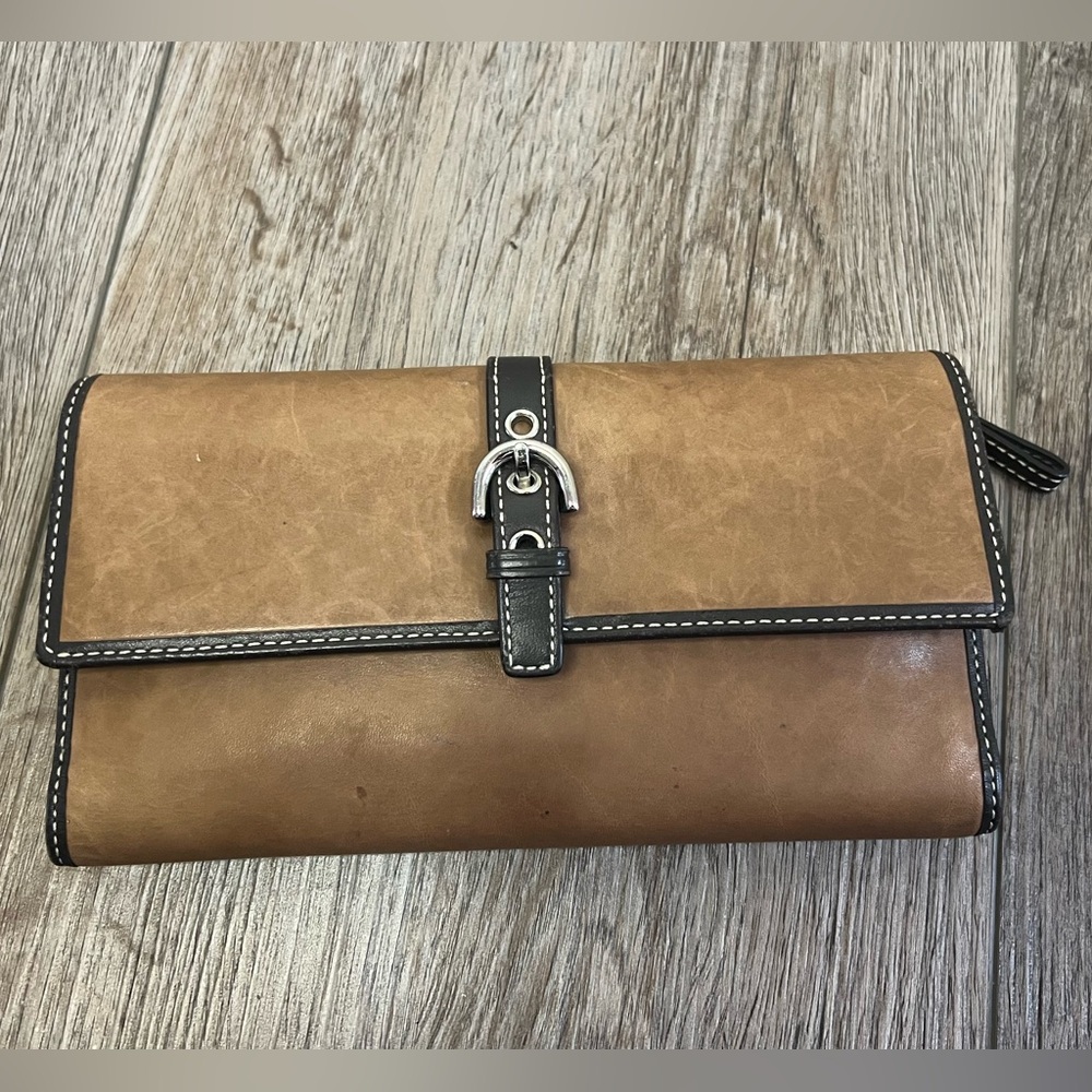 Coach Heritage Two-Tone Large Brown Leather Wallet